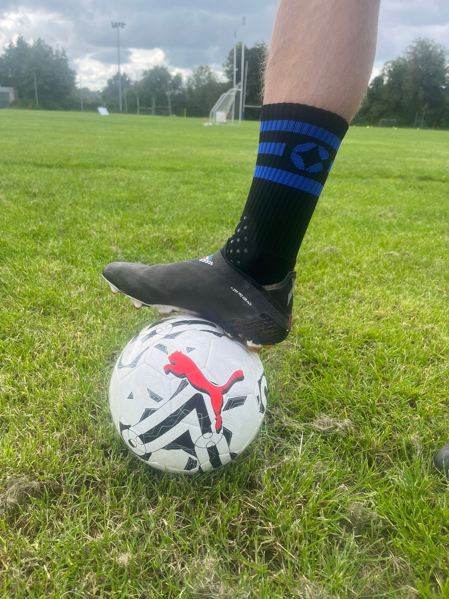 Black and Blue 360 Degree Grip socks