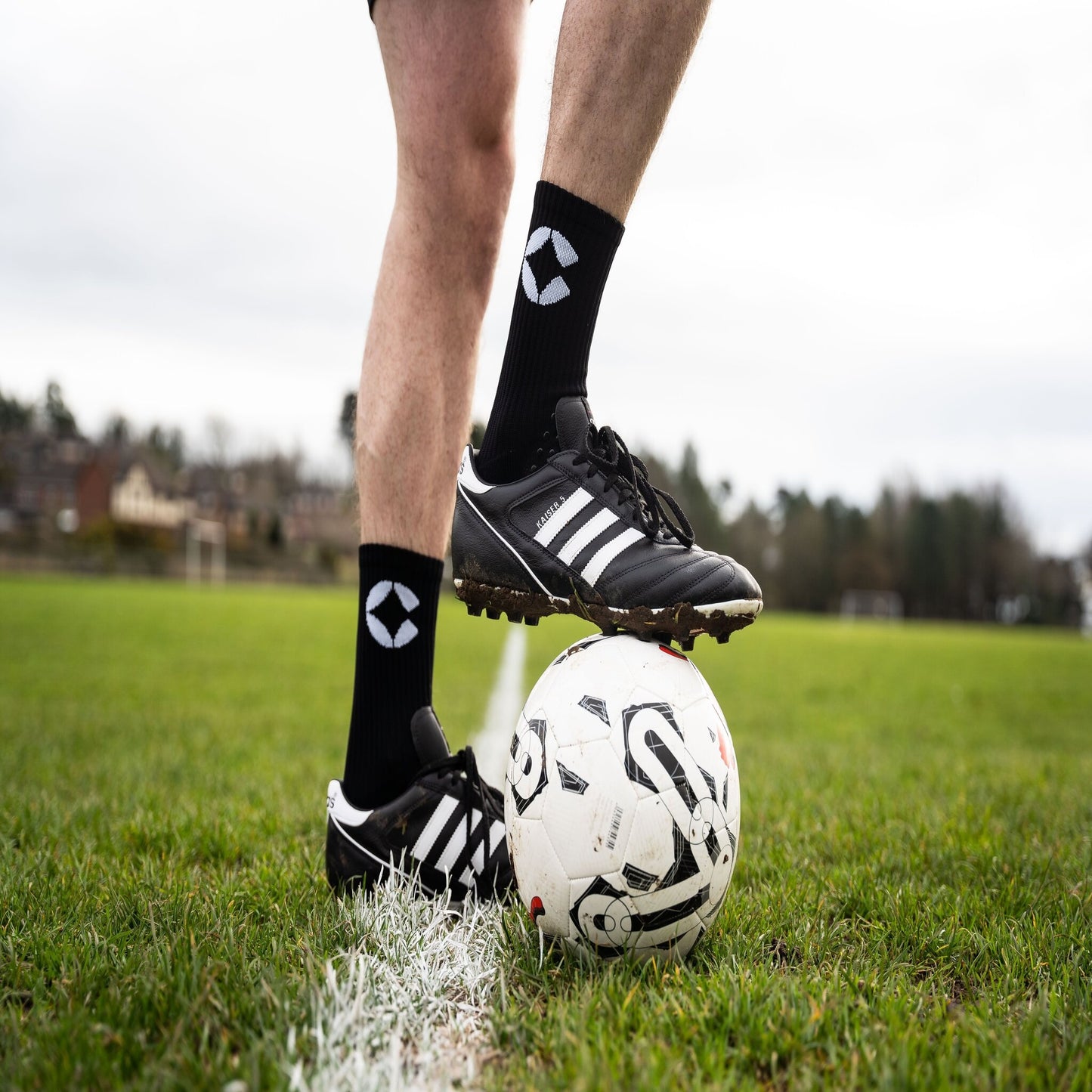 Conquer 360 Degree Grip Socks Black and White